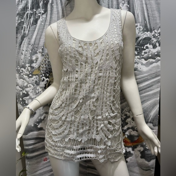 WOMEN’S VERVE AMI SILVER LACE EMBROIDERED FRONT TANK TOP SIZE MEDIUM - Picture 1 of 4